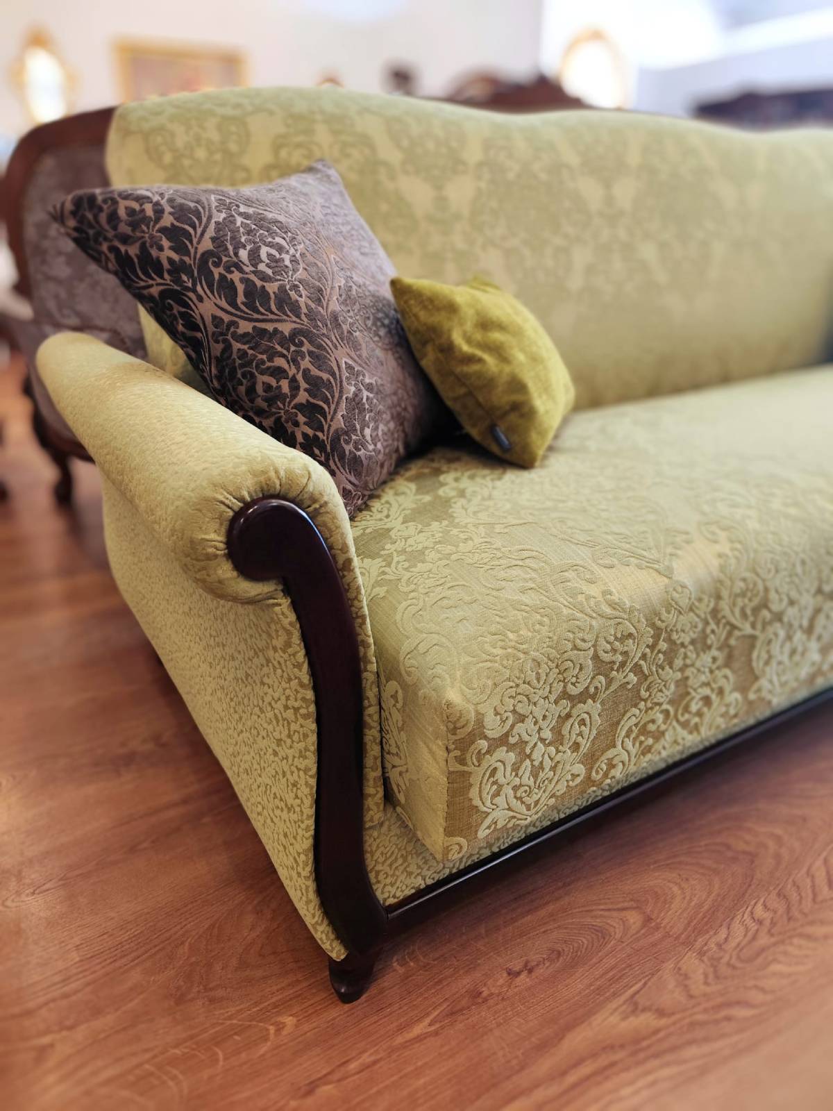 Kpl. wypoczynkowy z wersalką Lirka (6)