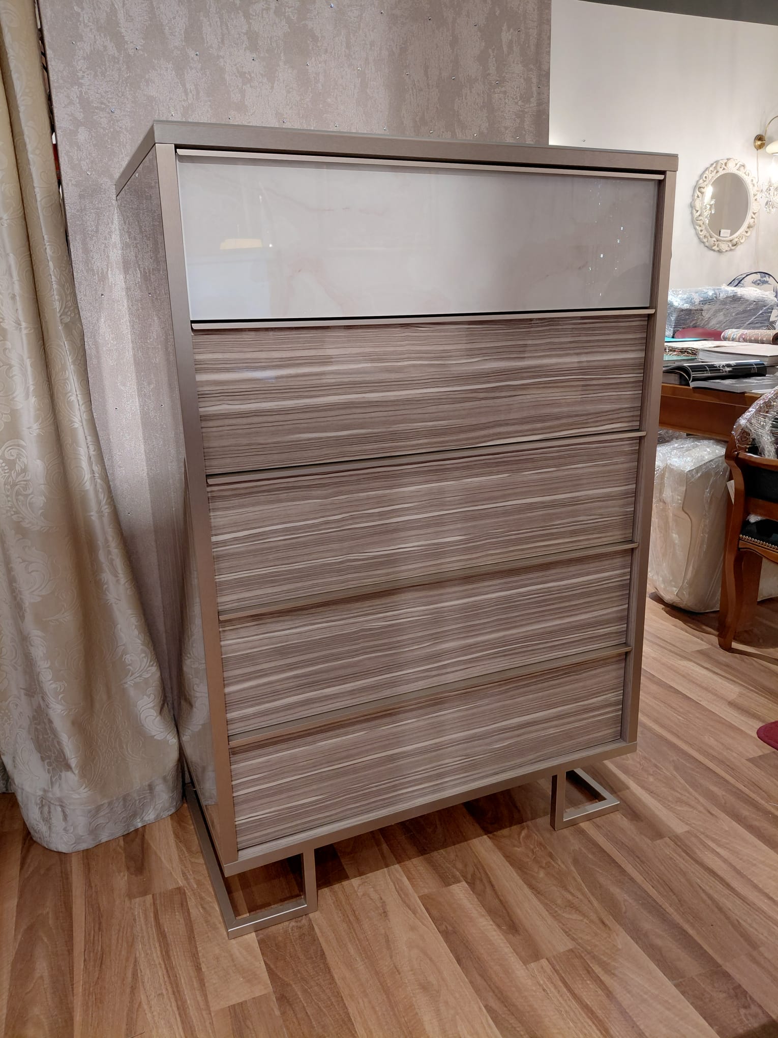 Luce Light nowoczesna komoda5 szuflad