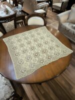 Obrus Kostka, kwadratowy 95x95 Kordonek w kolorze starego złota (1)