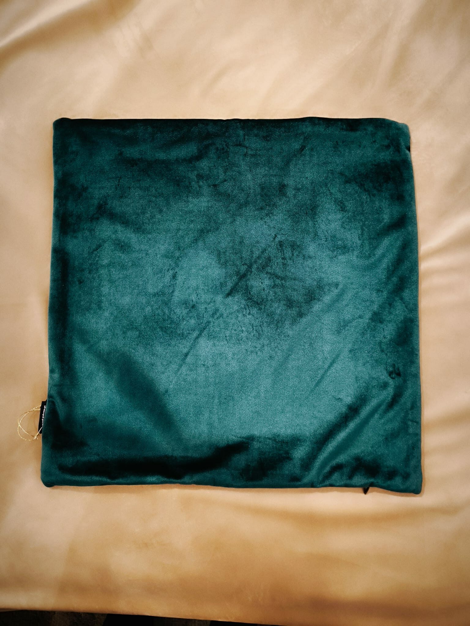 Tył poduszki z tkaniny welurowej (5)