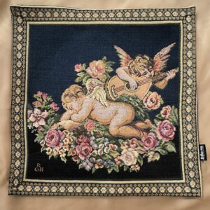 poduszka z motywem aniołków gobelinowa, tył z tkaniny welurowej (2)