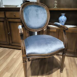 25K Fotel w odcieniu orzecha średniego i ciemno szarym welurze (3)