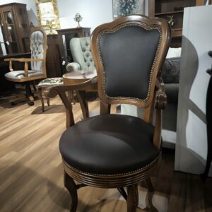 73K FOtel obrotowy w skórze naturalnej w kolorze ciemnego brązu drewno w kolorze sredni orzech (2)