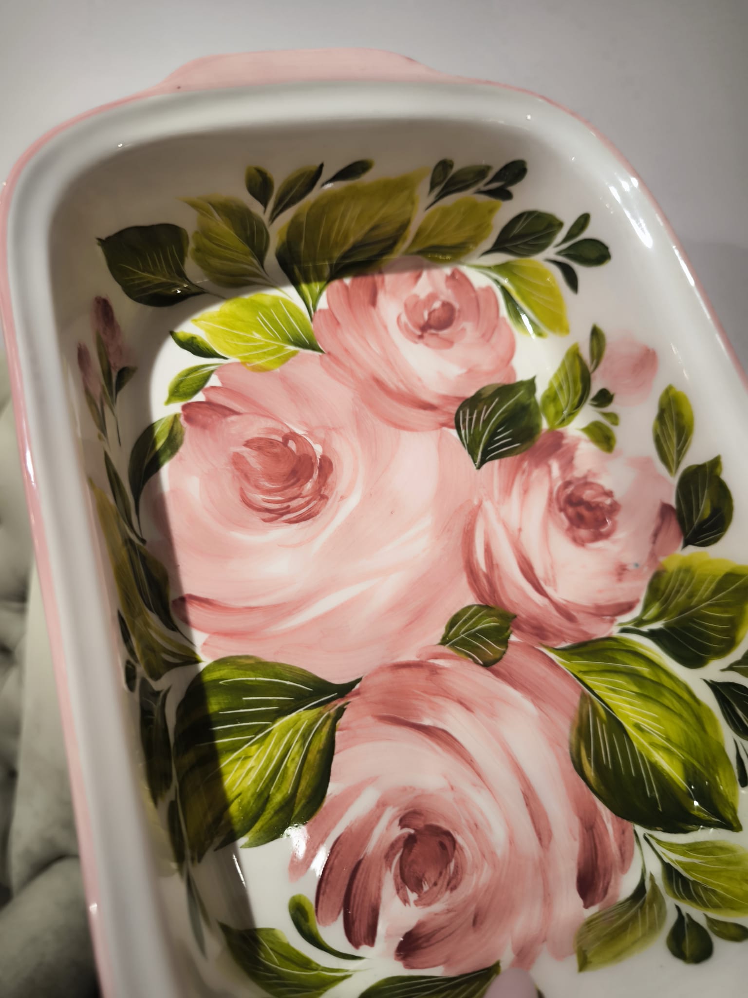 Taca Rose prostokątna, głęboka, rózowa na zewnątrz wewnątrz róże i zielone liście (3)