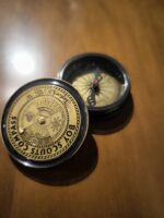 dm5 kOMPAS MOSIĘŻNY Z ZAKRĘCANYM WIECZKIEM Z ZEGAREM STU LETNIM (1)