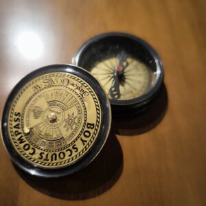 dm5 kOMPAS MOSIĘŻNY Z ZAKRĘCANYM WIECZKIEM Z ZEGAREM STU LETNIM (1)