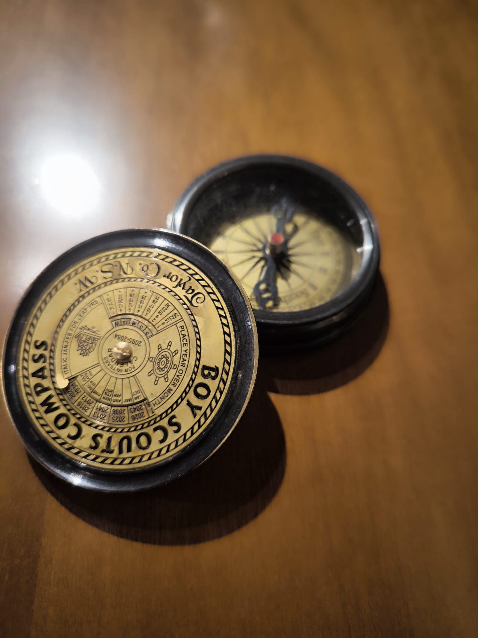 dm5 kOMPAS MOSIĘŻNY Z ZAKRĘCANYM WIECZKIEM Z ZEGAREM STU LETNIM (1)