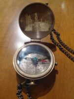 mosiężny kompas z łańcuszkiem (7)