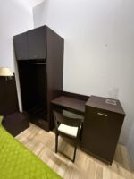 Szafa, biurko, krzesło Compact