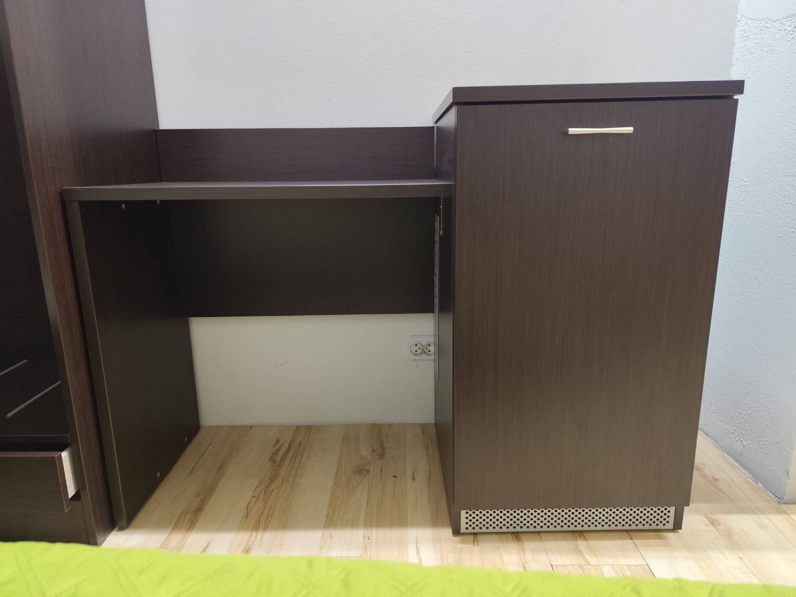 Szafa, biurko, krzesło Compact (5)