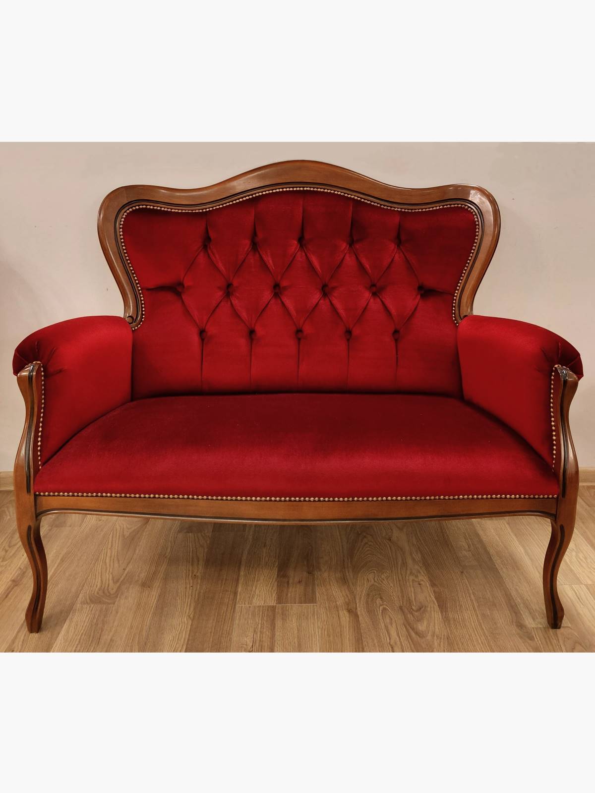 Sofa 551 K w czerwonym pluszu pikowana
